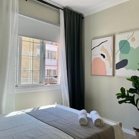 Poble Sec - Modern & Comfy 3 Bedrooms Apartment Barcelona