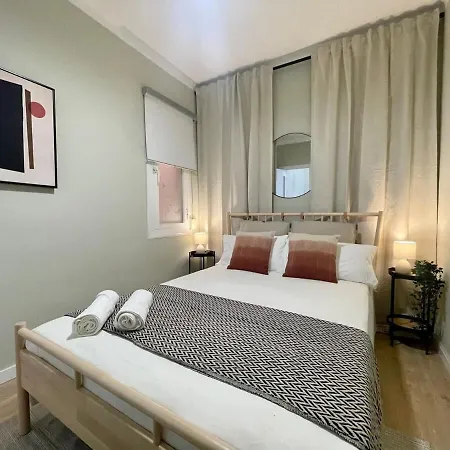 Apartment Poble Sec - Modern & Comfy 3 Bedrooms *
