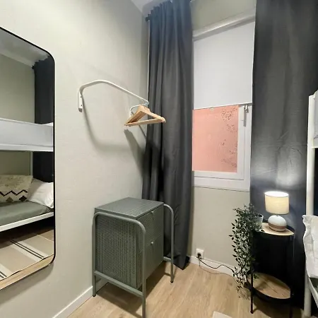 Poble Sec - Modern & Comfy 3 Bedrooms Apartment Barcelona