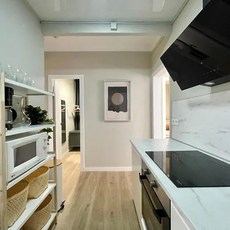 Apartment Poble Sec - Modern & Comfy 3 Bedrooms Barcelona