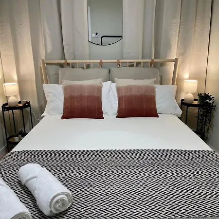Poble Sec - Modern & Comfy 3 Bedrooms Apartment *