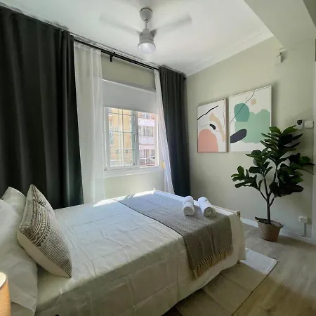 Poble Sec - Modern & Comfy 3 Bedrooms Барселона