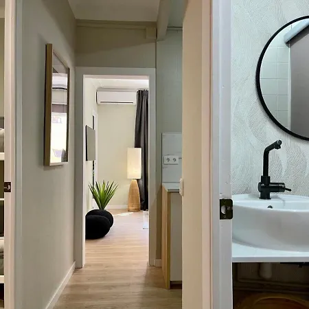 Poble Sec - Modern & Comfy 3 Bedrooms Барселона