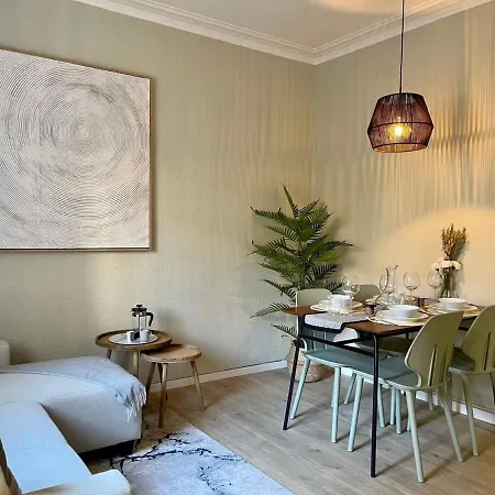 Poble Sec - Modern & Comfy 3 Bedrooms Барселона